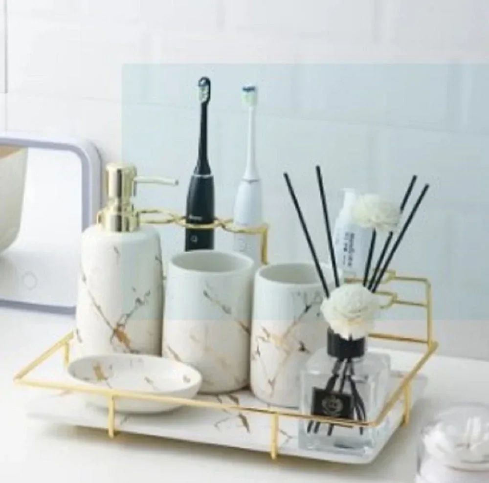 Toothpaste Holder & Makeup Brush Stand – Gold Cosmetic Rack – photo 4