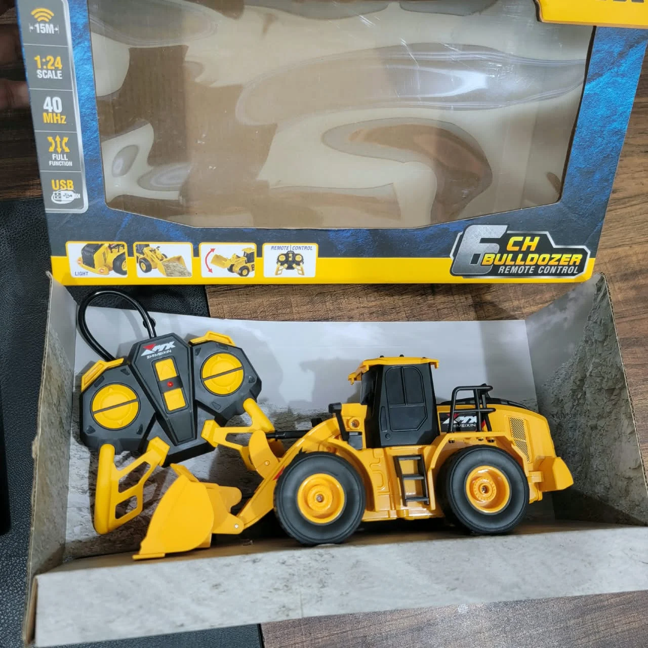 6 Channel Remote Control Bulldozer 1:24 – RC Construction Toy - photo 4