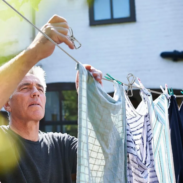2 Metre Stainless Steel Clothesline with Carabiner Clips - photo 2